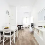 Romantic Retreat In Prime Position Apartment Acantilado de los Gigantes